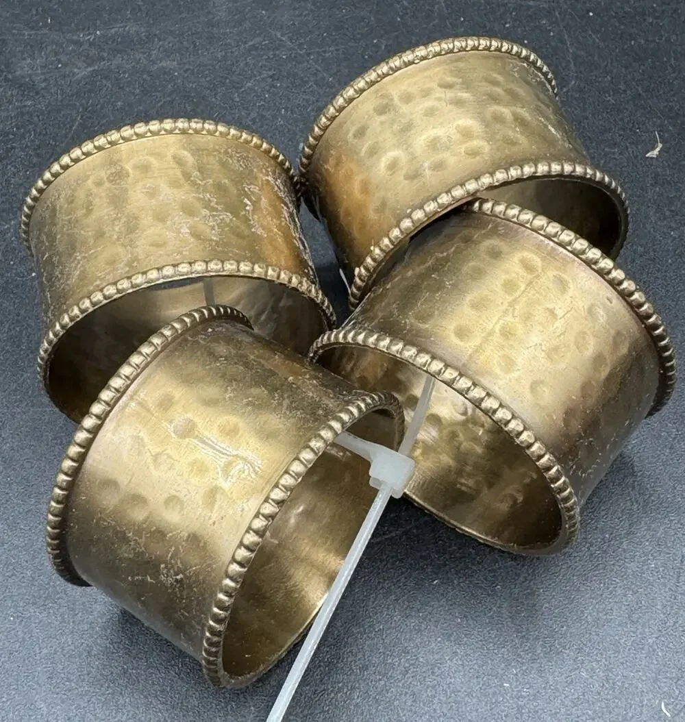 4 Vintage Hammered Brass Napkin Holder Rings Hollywood Regency Patina -A97